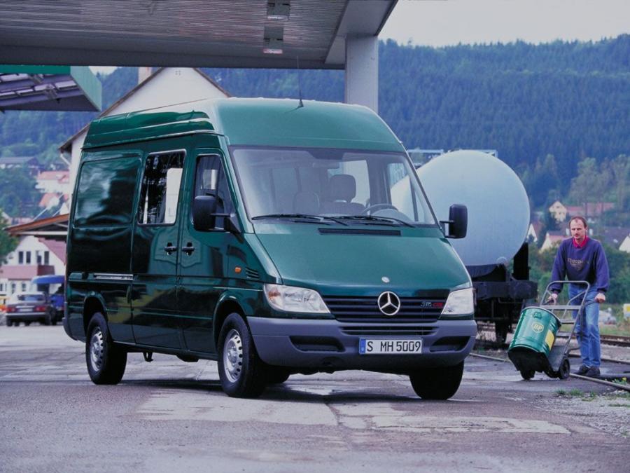  Mercedes-Benz Sprinter Van 2000 года  (фото 11 из 23)